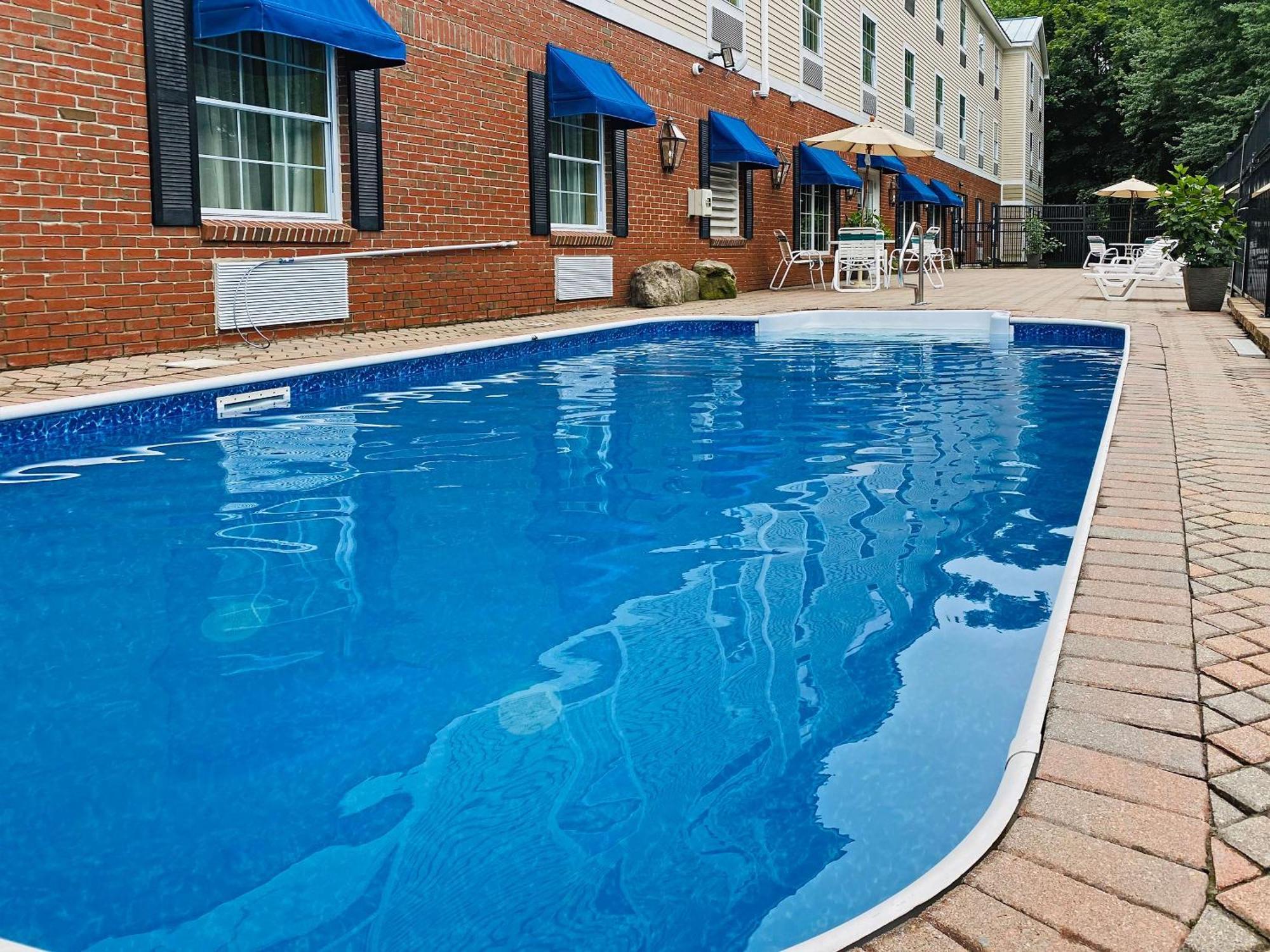 Comfort Inn & Suites Sturbridge-Brimfield Eksteriør bilde