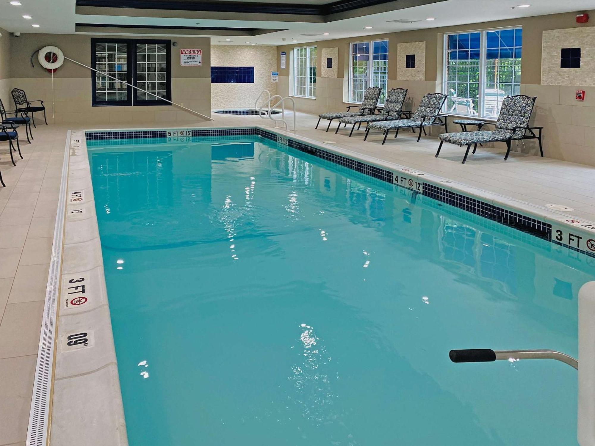 Comfort Inn & Suites Sturbridge-Brimfield Eksteriør bilde