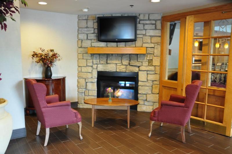 Comfort Inn & Suites Sturbridge-Brimfield Eksteriør bilde
