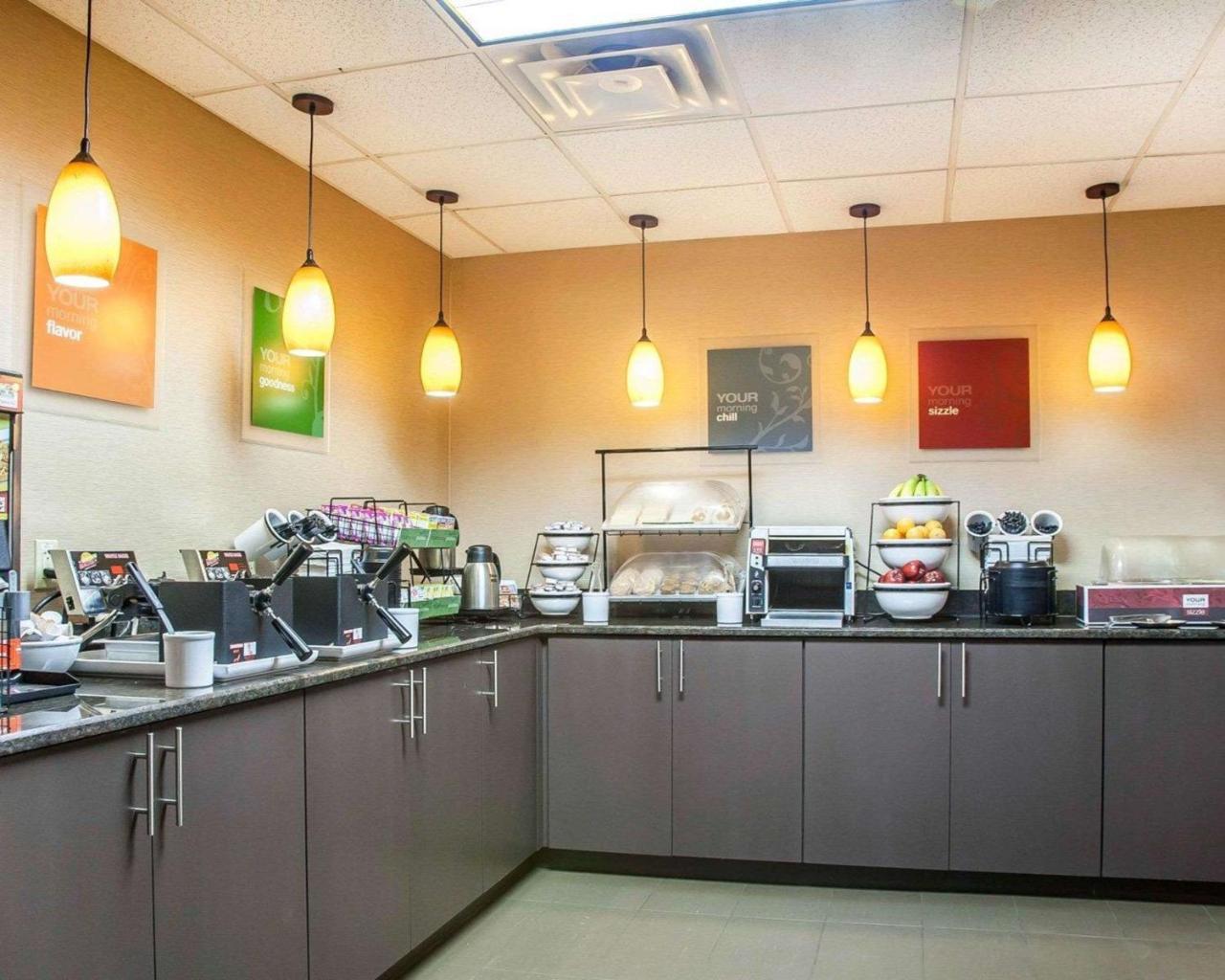 Comfort Inn & Suites Sturbridge-Brimfield Eksteriør bilde