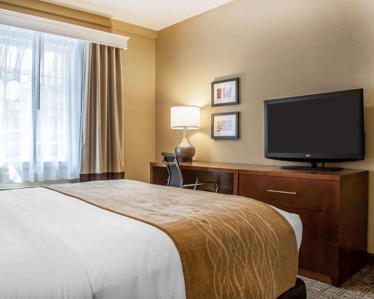 Comfort Inn & Suites Sturbridge-Brimfield Eksteriør bilde