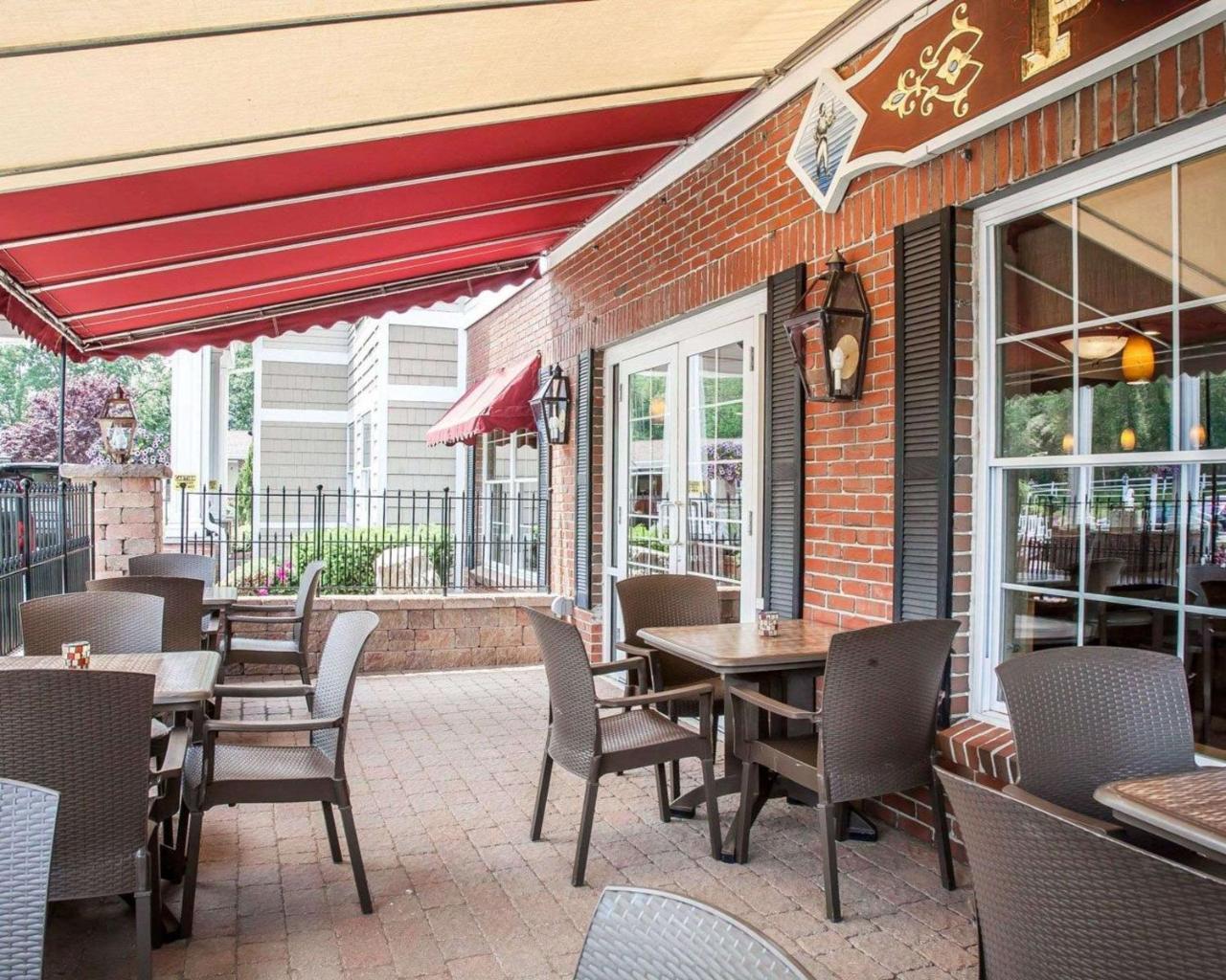 Comfort Inn & Suites Sturbridge-Brimfield Eksteriør bilde