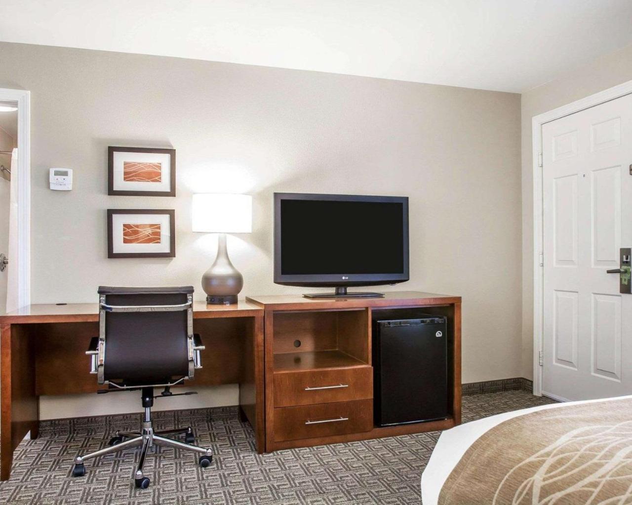 Comfort Inn & Suites Sturbridge-Brimfield Eksteriør bilde